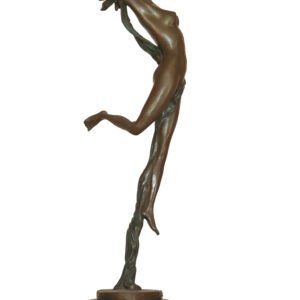 Statue by Aldo Vitaleh Reveuse France